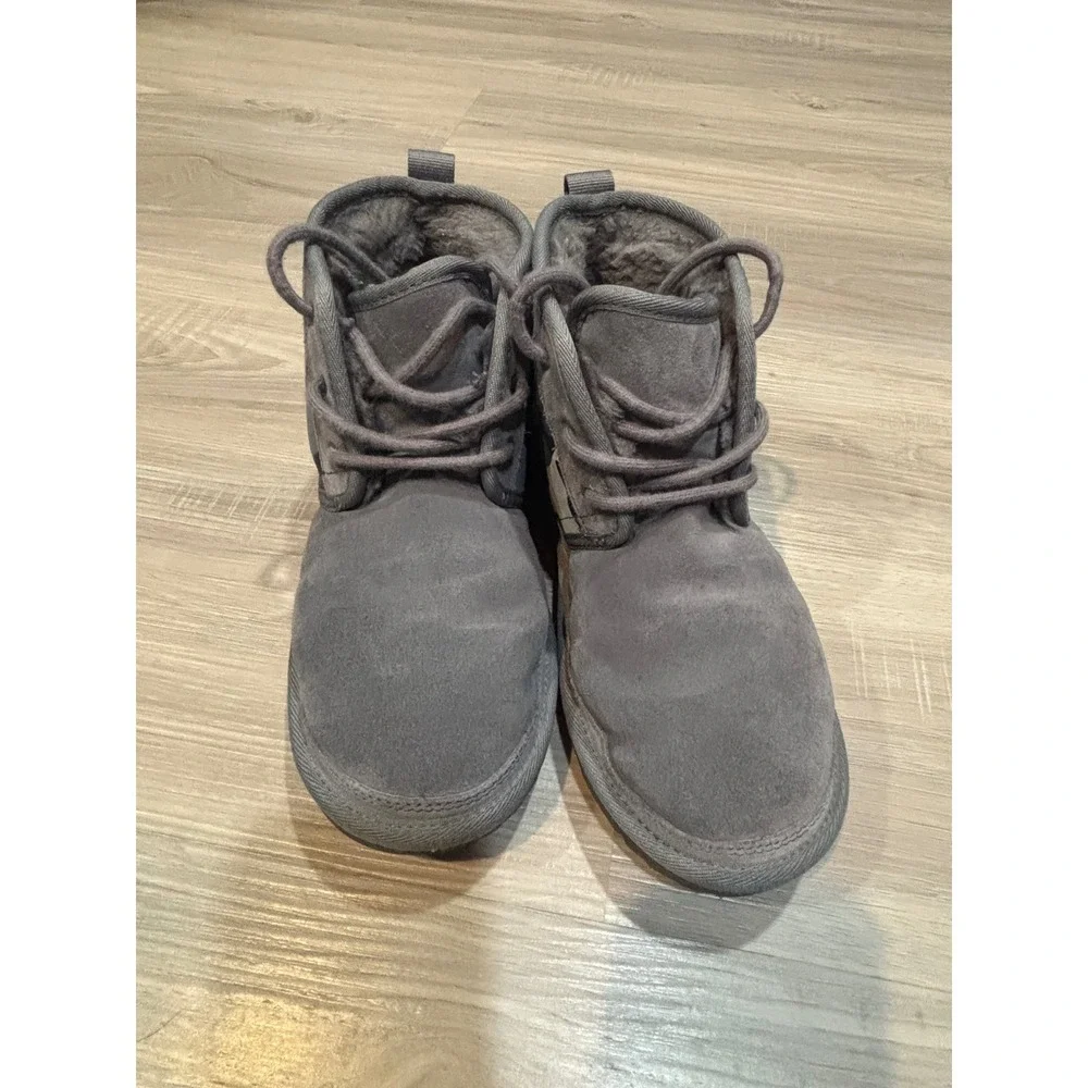 UGG Neumel Camo Grey Suede Lace Up Boots Kids Size 5 1116132K